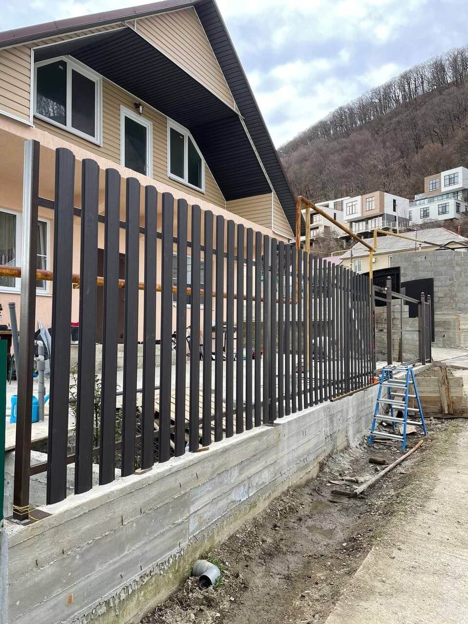 Забор из штакетника 35м RAL8019 Темный Шоколад МАТТЕ в Аксае