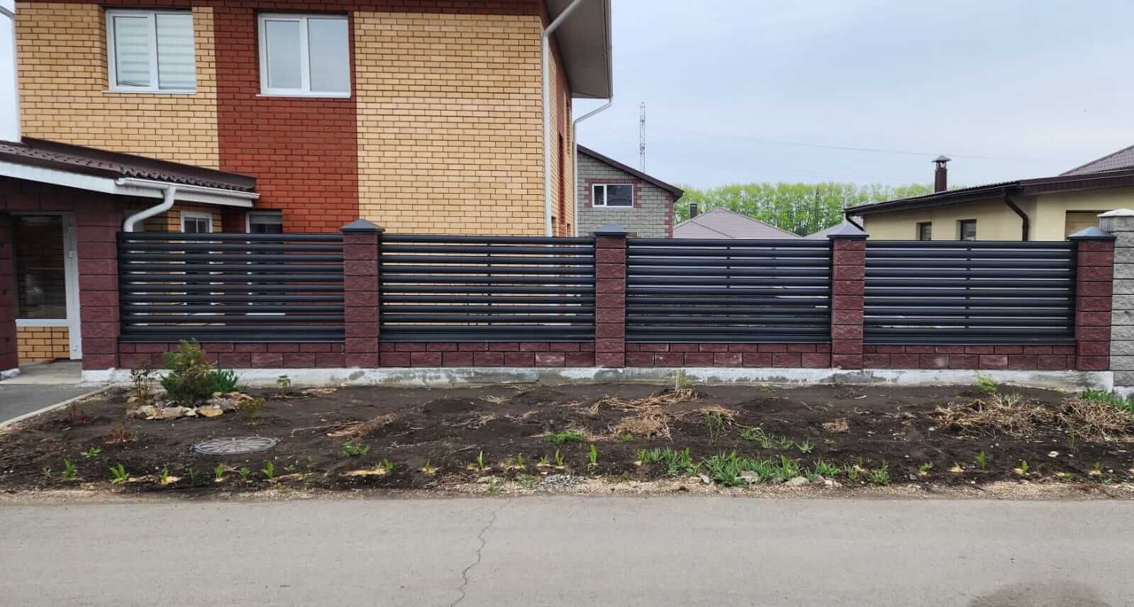 Забор-ранчо из штакетника 21м RAL7024/7024 Серый Графит МАТТЕ фото 8 в Аксае