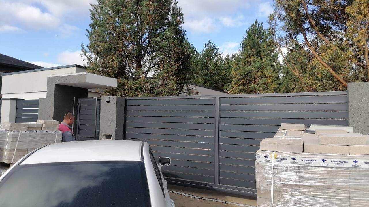 Забор-ранчо из металлопланкена 36м RAL7024 Серый Графит фото 3 в Аксае