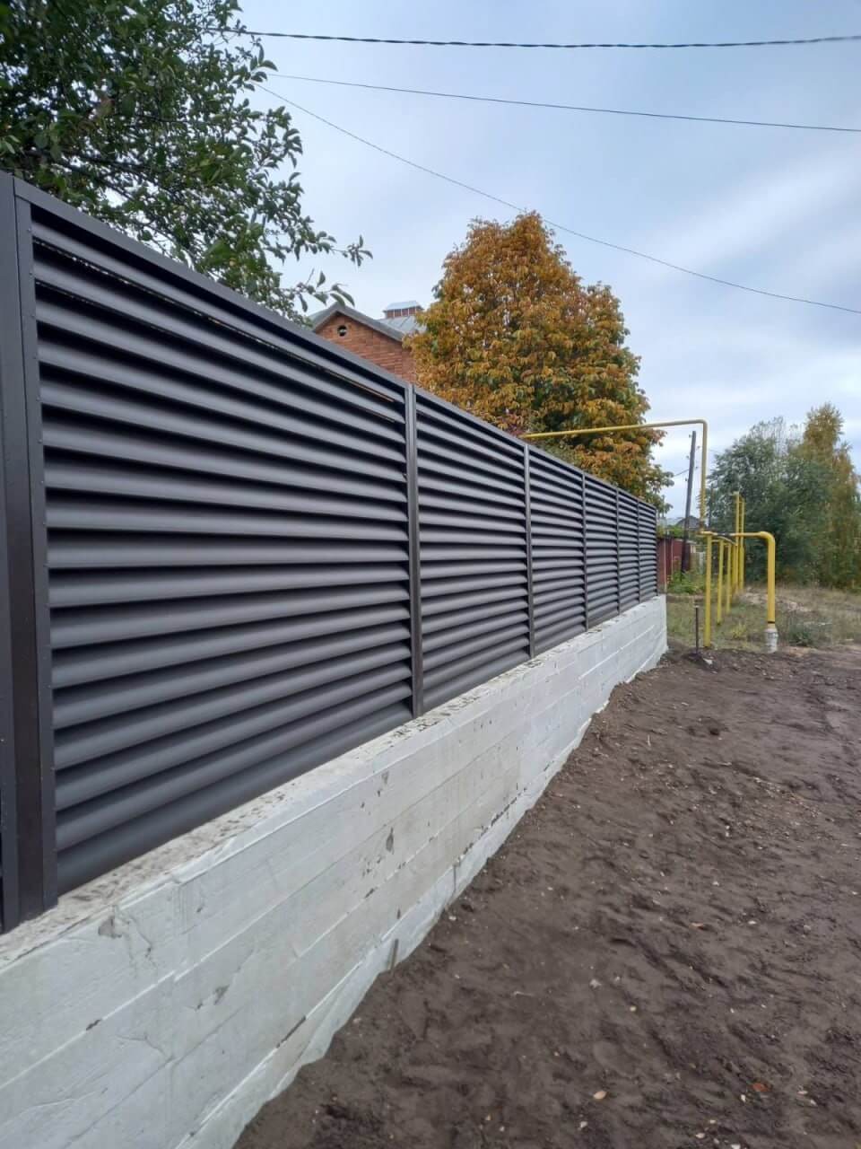 Забор из ламелей еврожалюзи 34м RAL8019/8019 Темный Шоколад двусторонний МАТТЕ в Аксае