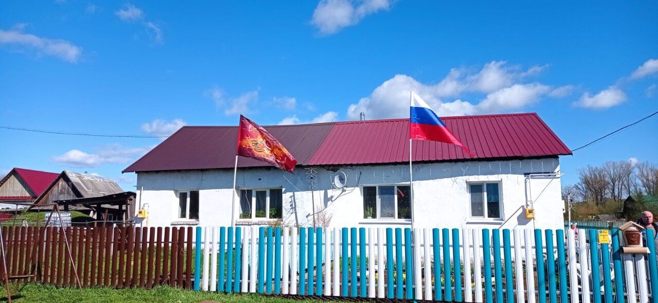 Забор из евроштакетника 16м RAL5021 Морская Волна, RAL9003 Белый в Аксае