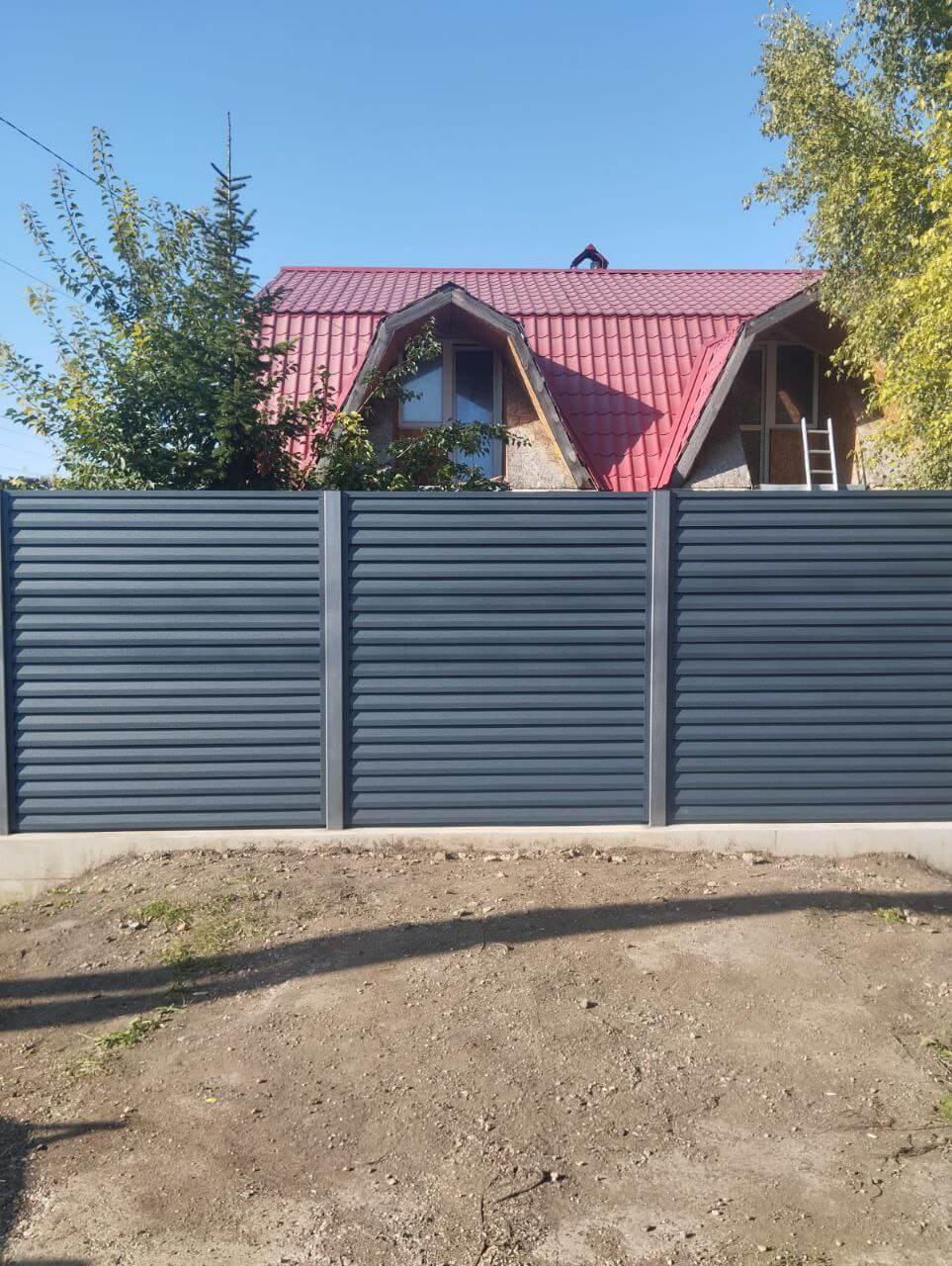 Забор-жалюзи из ламелей Реснички 54м RAL7024/7024 Серый Графит двусторонний МАТТЕ в Аксае