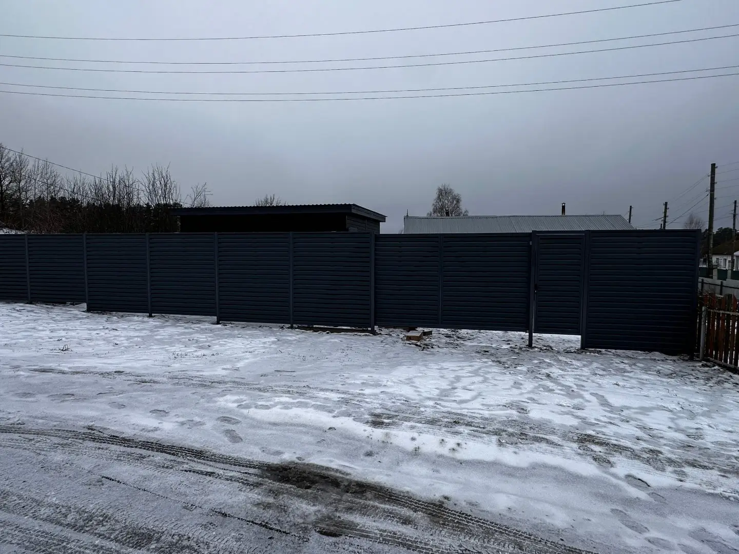 Забор-жалюзи из ламелей Хай-Тек 20м RAL7024/7024 Серый Графит двусторонний МАТТЕ фото 1 в Аксае
